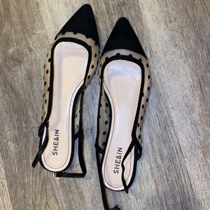 SOLD WOMENS size 11 pointy toed flat shoes